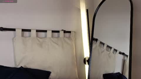 ashly_jones_ online show from August 1, 7:58 am
