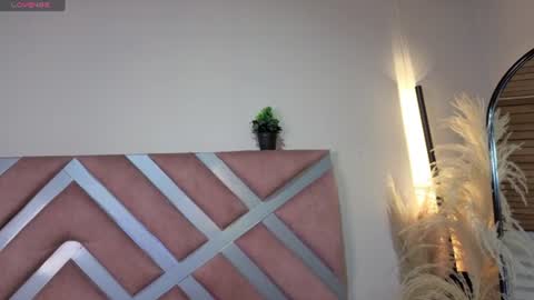 ashly_jones_ online show from August 4, 8:55 am
