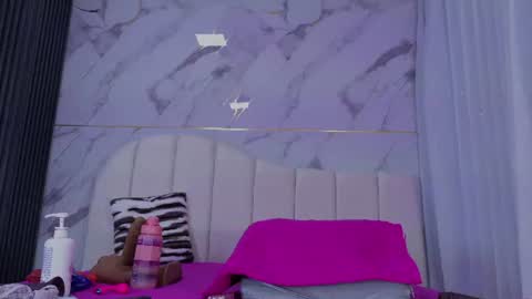 Ashly online show from August 4, 4:04 pm
