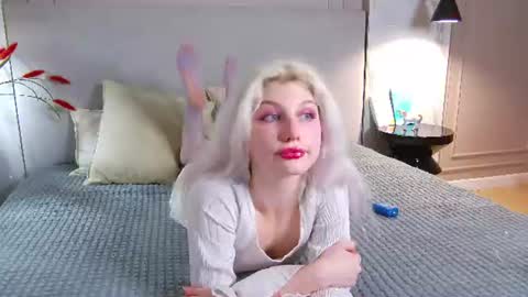 ashlycross online show from August 11, 2:30 pm