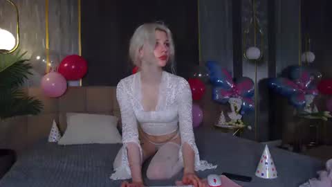 ashlycross online show from August 15, 4:44 pm