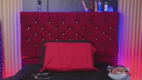 Ashly online show from August 3, 7:32 pm