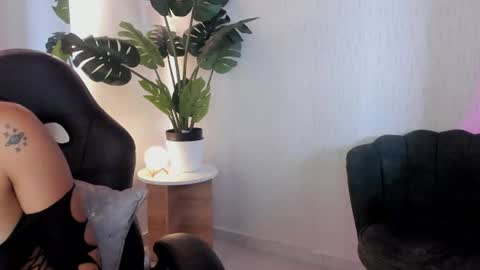 Ashly online show from August 3, 3:30 pm