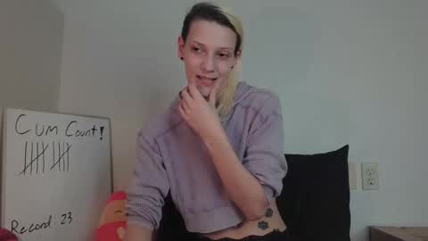 Ash online show from April 3, 9:18 pm