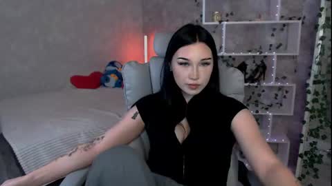 Ash online show from September 7, 4:24 pm
