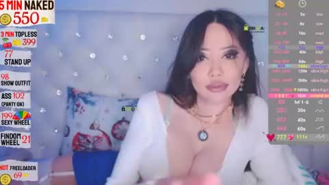  usually start stream around 9-10 pm PST 12-1 am EST  online show from August 9, 11:06 pm