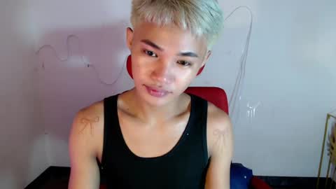 asian_lover05 online show from July 15, 9:05 pm
