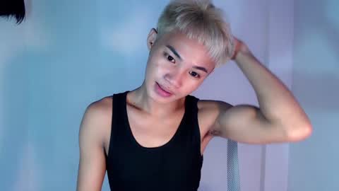asian_lover05 online show from July 18, 1:45 pm