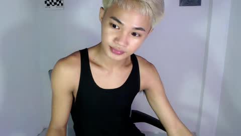 asian_lover05 online show from July 21, 4:20 pm