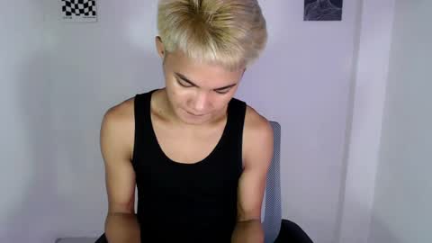 asian_lover05 online show from July 21, 7:16 pm