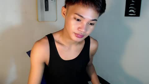 asian_lover05 online show from July 29, 5:20 pm