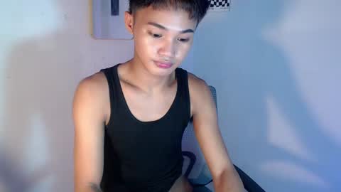 asian_lover05 online show from August 2, 4:36 pm