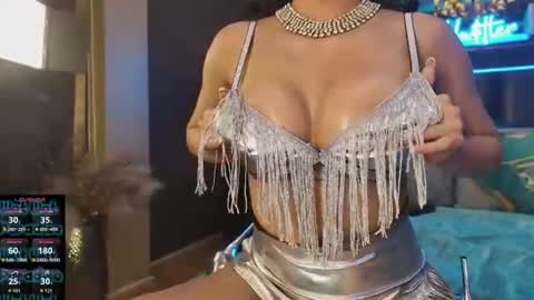 BUNNY WILDER online show from August 15, 1:59 pm