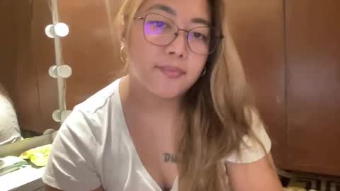 Curvy online show from June 4, 3:05 pm