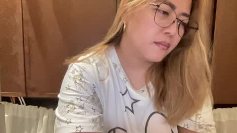 Curvy online show from August 15, 5:06 pm