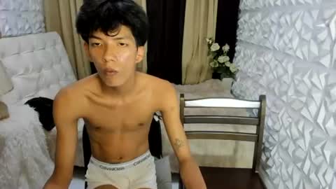 asiankingfucker online show from June 25, 4:37 am