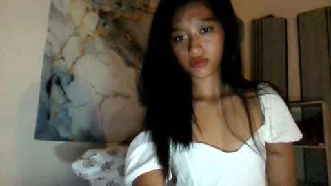 asiansweetie28 online show from August 14, 8:45 pm