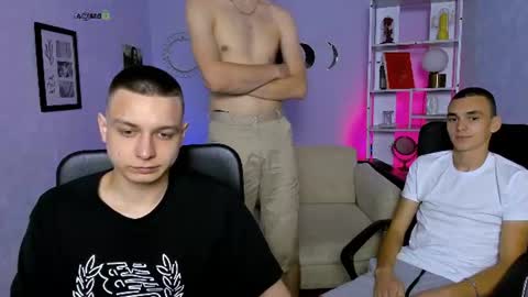 astren online show from August 7, 1:11 pm