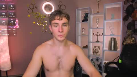 astren online show from August 8, 10:32 pm