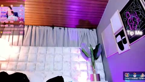 astrid_velle online show from August 11, 3:14 pm