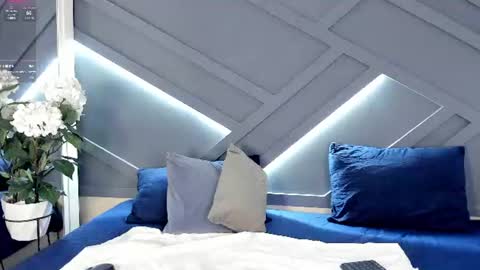 ateneaa_lux online show from August 9, 5:36 pm