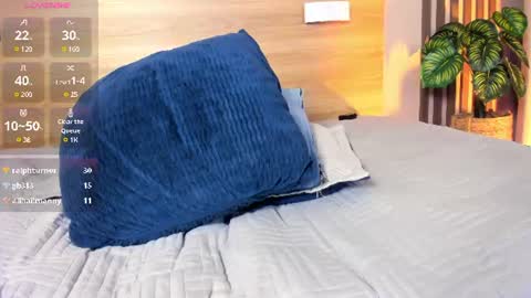 ateneaa_lux online show from August 12, 12:57 am