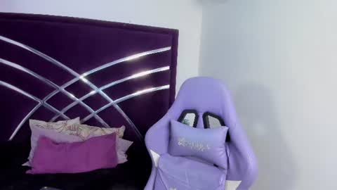 ateneaxht online show from August 5, 1:47 am