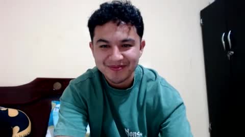 Robin online show from August 3, 11:56 pm