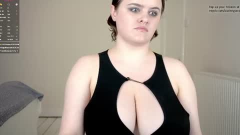 Audrey Jacq online show from July 25, 7:18 pm