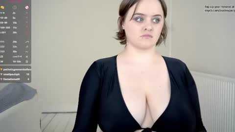 Audrey Jacq online show from August 12, 3:03 pm