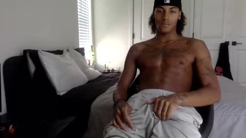 augiexrated online show from April 15, 4:36 pm