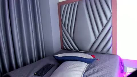 aura_baker online show from August 14, 10:02 pm