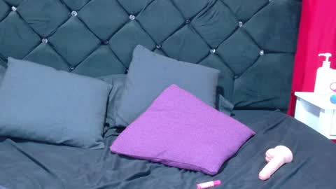 Aura online show from August 10, 2:29 pm