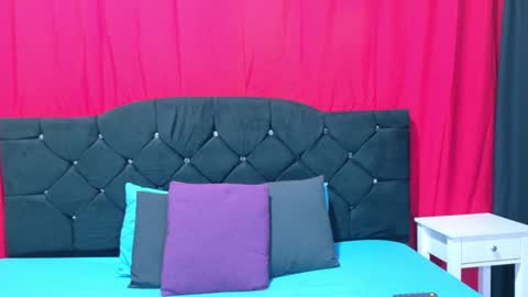 Aura online show from August 12, 11:23 am