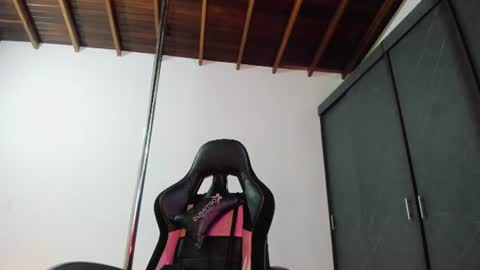 aurabonett online show from August 13, 3:42 am
