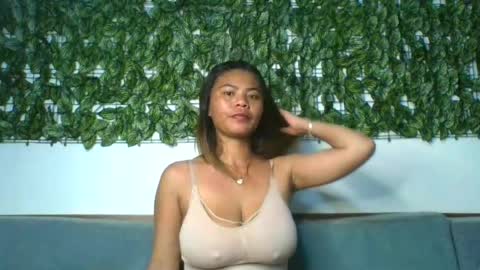 Aurlie online show from August 5, 11:25 pm