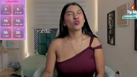 Aurora Blazee online show from August 7, 1:33 pm