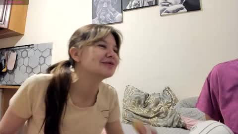 aurora_cute9 online show from May 11, 9:06 pm