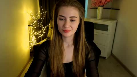aurora_evil online show from March 19, 10:40 am