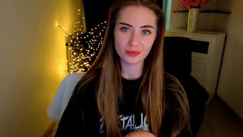 aurora_evil online show from March 22, 9:02 am