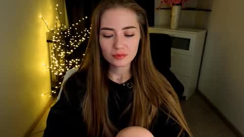 aurora_evil online show from March 23, 8:30 am