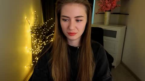 aurora_evil online show from March 26, 7:56 am