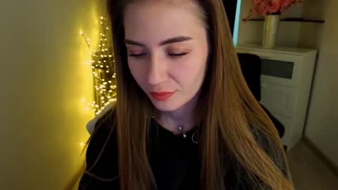 aurora_evil online show from March 26, 11:25 am