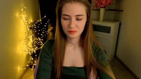 aurora_evil online show from March 27, 8:18 am