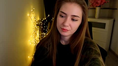 aurora_evil online show from March 29, 11:07 am