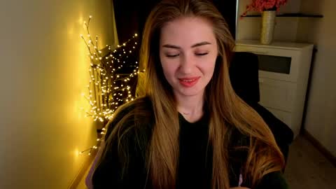 aurora_evil online show from April 3, 7:38 am