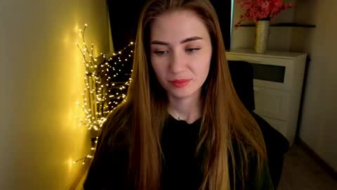 aurora_evil online show from April 3, 10:23 am