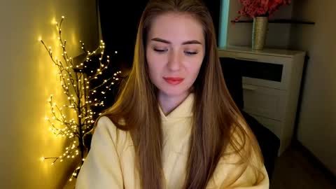 aurora_evil online show from April 6, 9:13 am