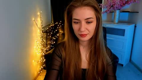 aurora_evil online show from April 12, 6:25 am