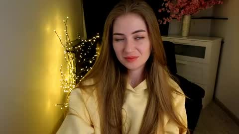 aurora_evil online show from April 14, 7:05 am